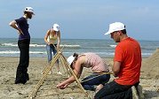 Bamboe bouwen op het strand